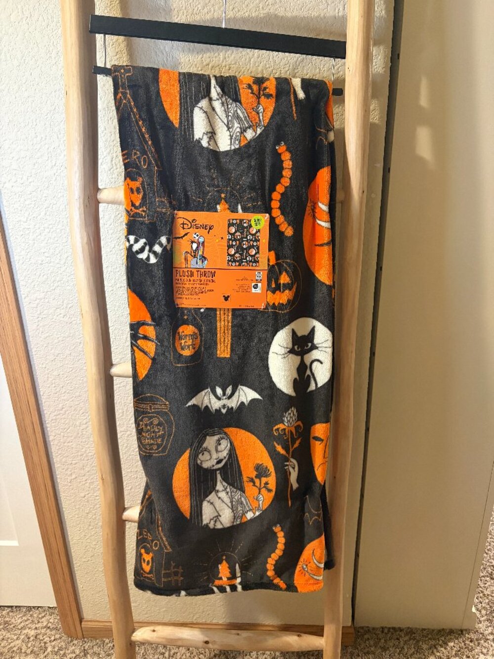 Disney Nightmare Before Christmas Halloween Plush Throw Blanket 50x70 NWT